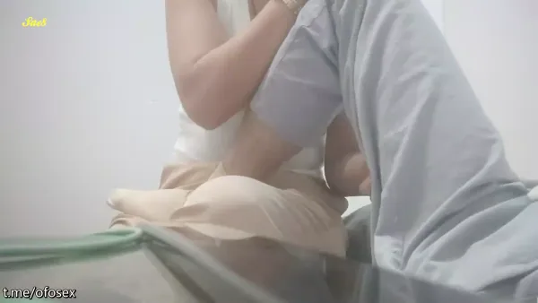 小辉探店阿姨技师脱掉裤子主动坐上来